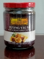 TƯƠNG TÀU XÌ LEEKUMKEE 226G - THÙNG 12 HỦ
